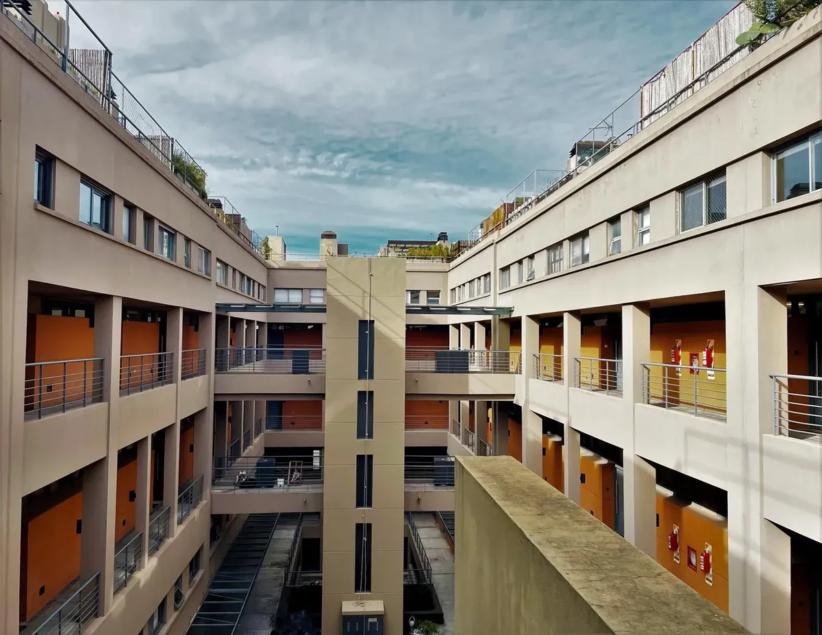 Three-bedroom triplex apartment in Florida