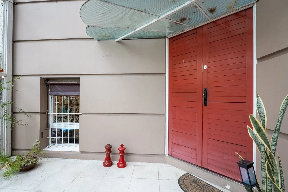 Casa 5 dormitorios con jardín y pileta en Villa Urquiza