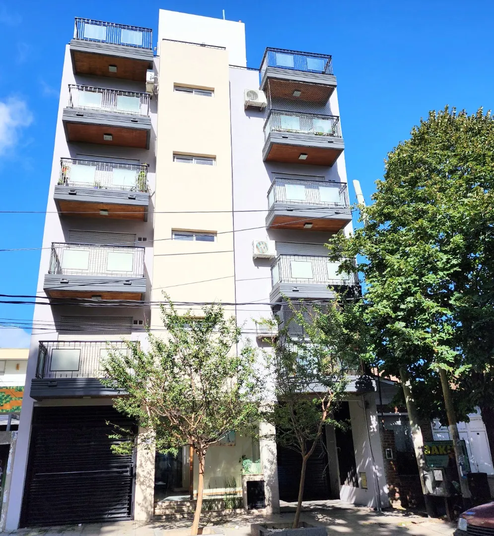 Two-room apartment with front balcony in Tres de Febrero