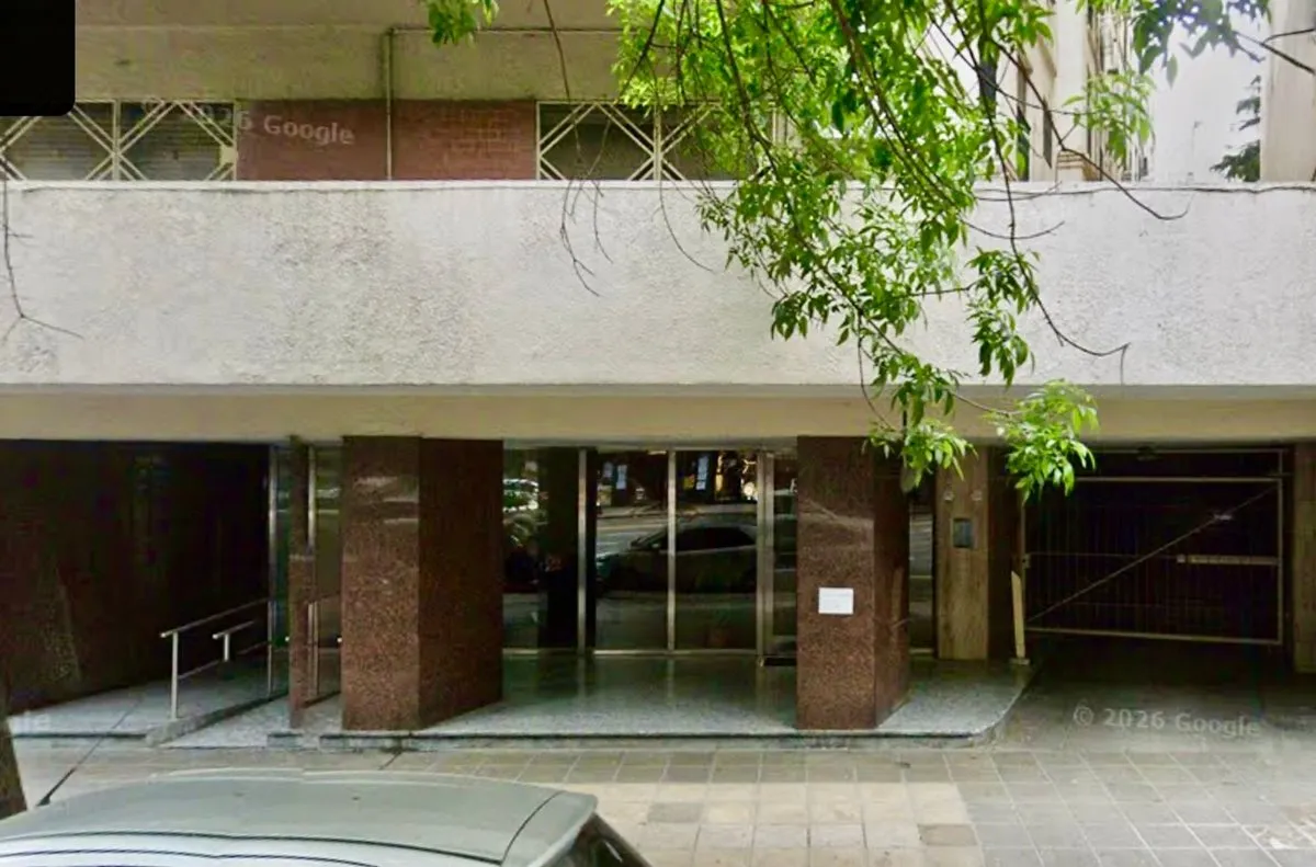 Apartamento de três ambientes em Palermo