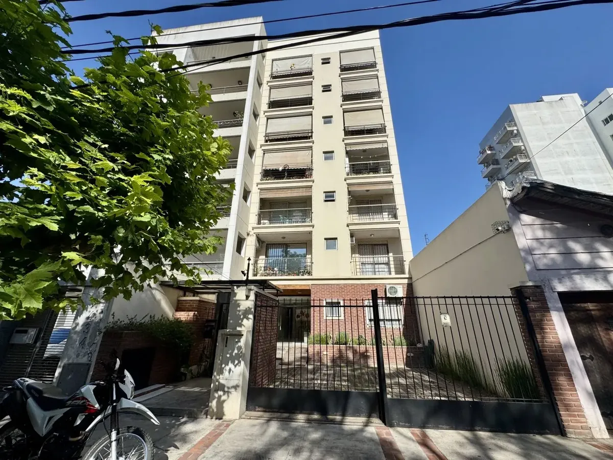 Apartamento de dois ambientes com 1 dormitório em Caseros