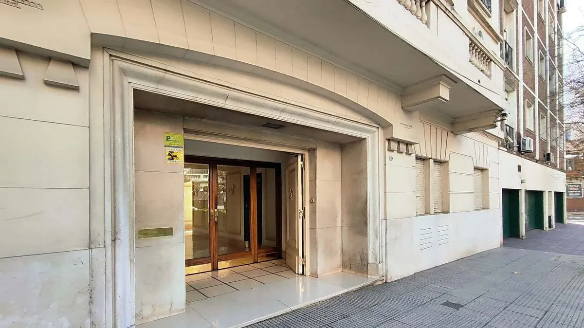 Departamento de 4 ambientes en planta baja apto profesional en Belgrano R