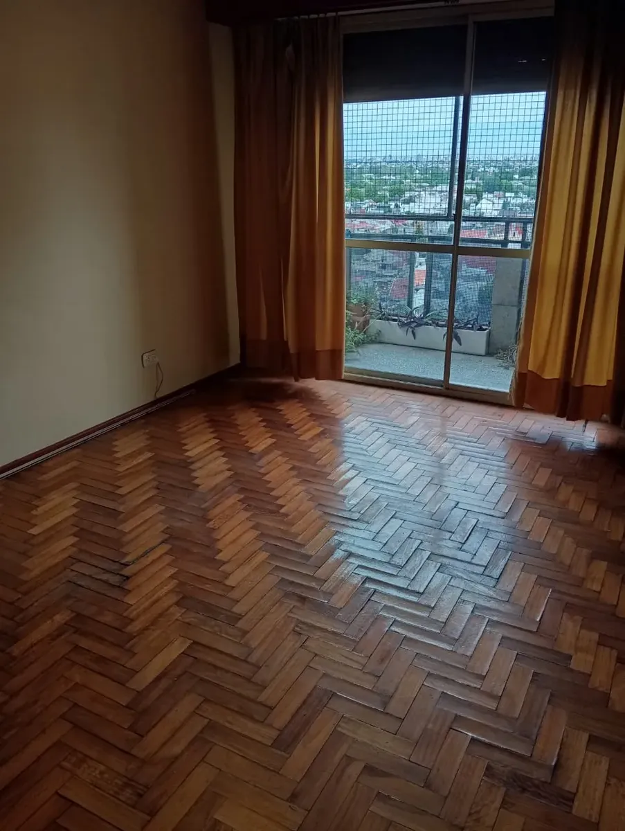 Departamento de 3 ambientes con dependencia en Avellaneda