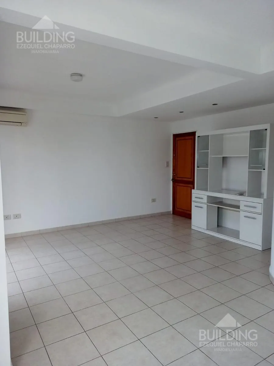 Departamento de 1 dormitorio en La Plata con balcón al contrafrente