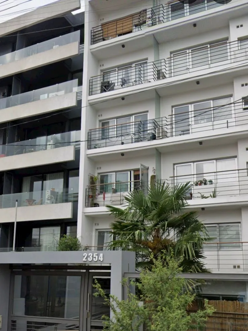 Apartamento de dois ambientes com vaga de garagem em Morón