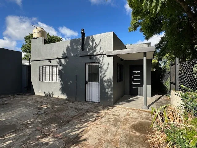 Casa en alquiler de 2 dormitorios en Don Torcuato