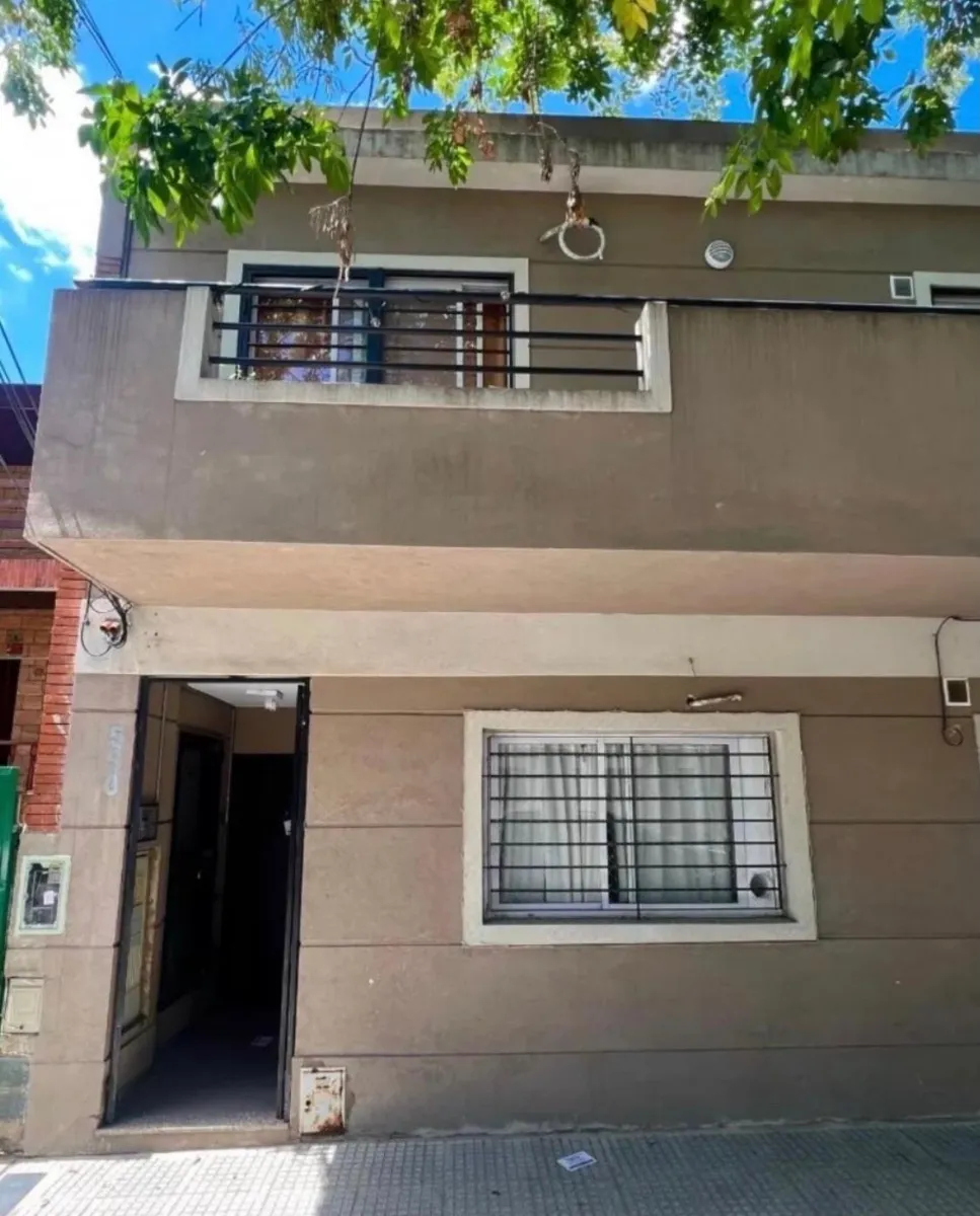 Two-and-a-half-room apartment in Flores