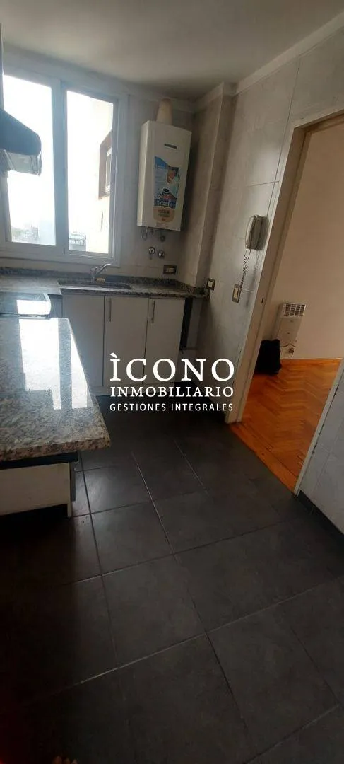 Departamento de 2 ambientes en Parque Patricios contrafrente