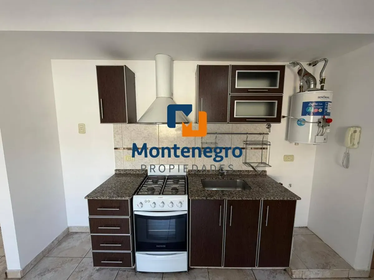 Two-room apartment on the first floor walk-up in General San Martín
