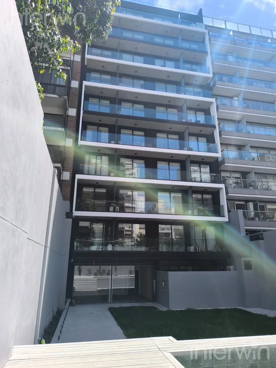 Kitnet com varanda novo em Palermo Soho