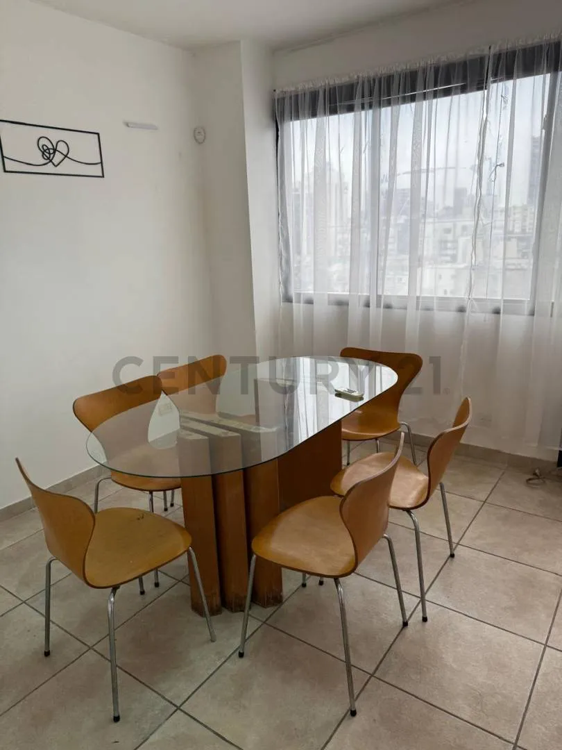 Departamento de 3 ambientes al frente en San Nicolás