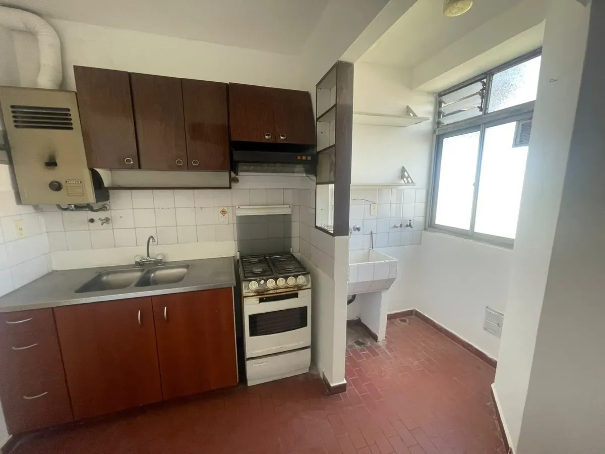 Apartamento de três ambientes para alugar em Villa Lugano