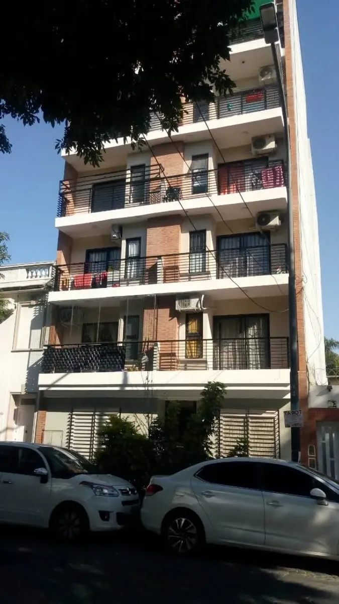 Departamento de 2 ambientes con patio en Villa Pueyrredón