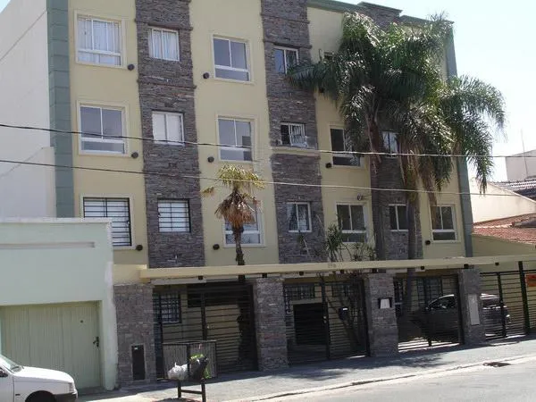 Departamento de 2 ambientes en Banfield Este