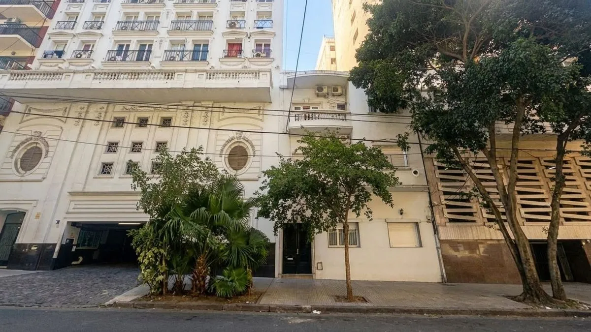 Three-bedroom apartment in Recoleta