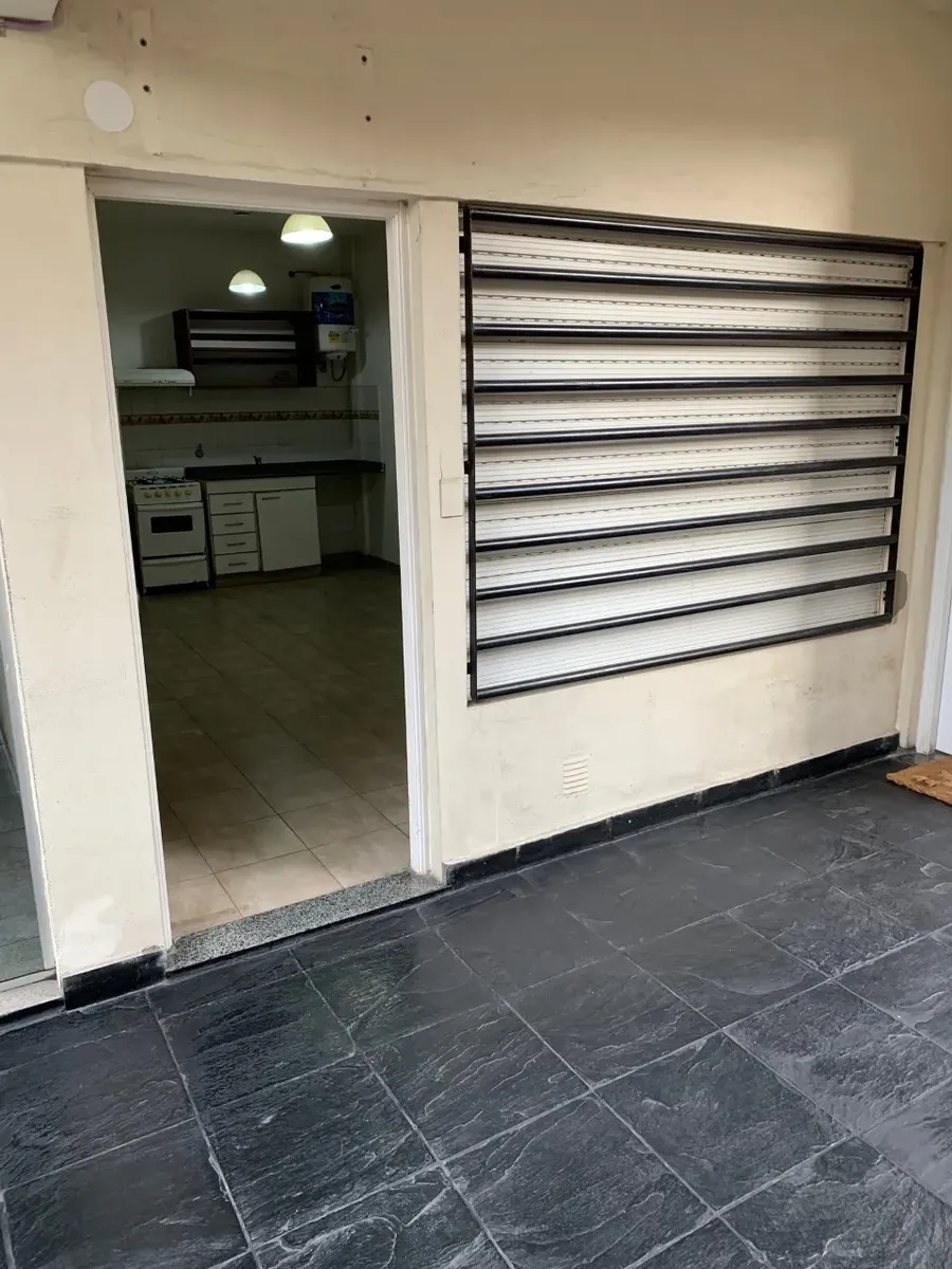 Apartamento de 2 ambientes com 1 quarto para alugar em Haedo Sur