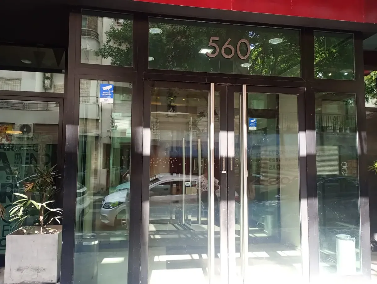 Monoambiente al frente en Monserrat