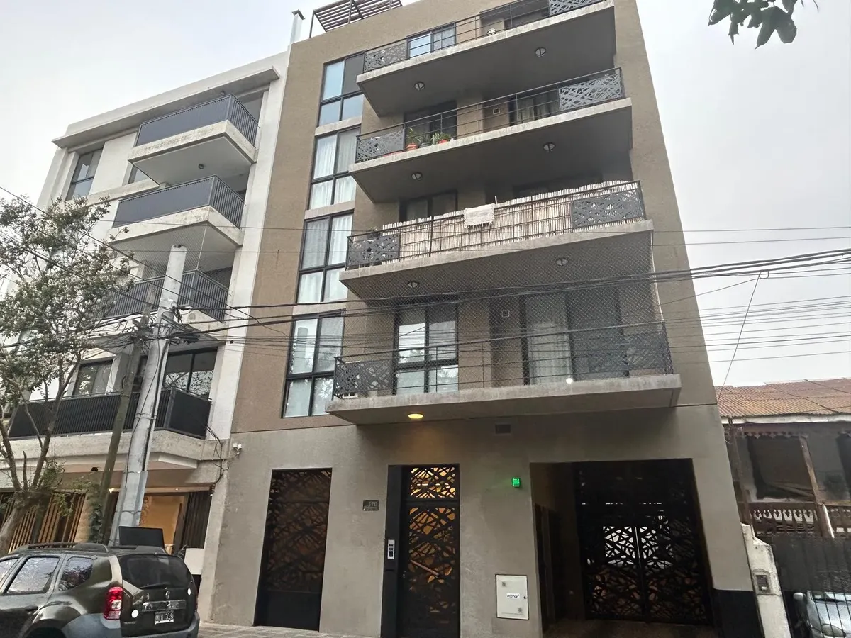 Two-bedroom apartment with parking in Tigre