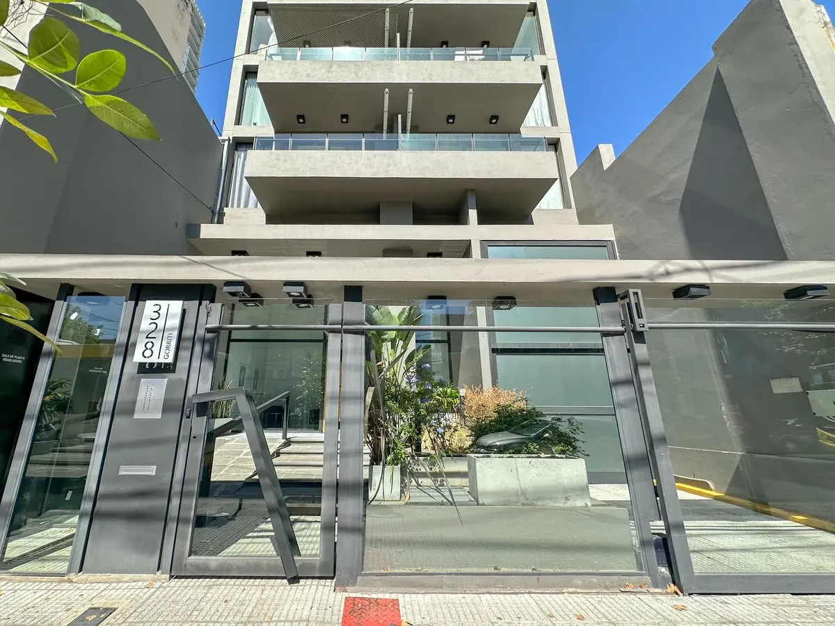 Two-room apartment with assigned covered parking in Lomas de Zamora