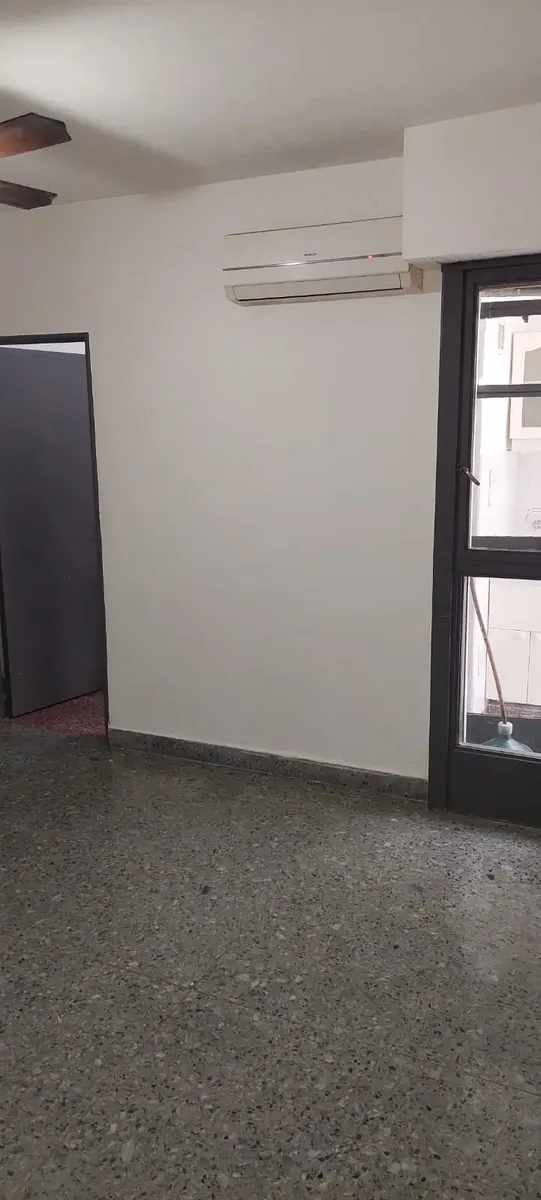 One-bedroom ground-floor apartment in Lanús with private patio