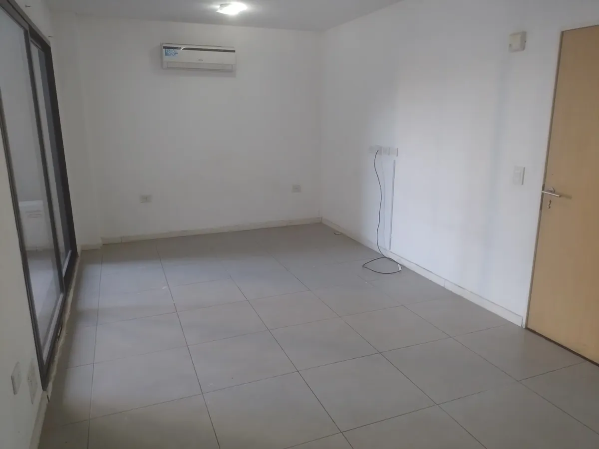 Monoambiente en edificio de categoría en Villa Santa Rita