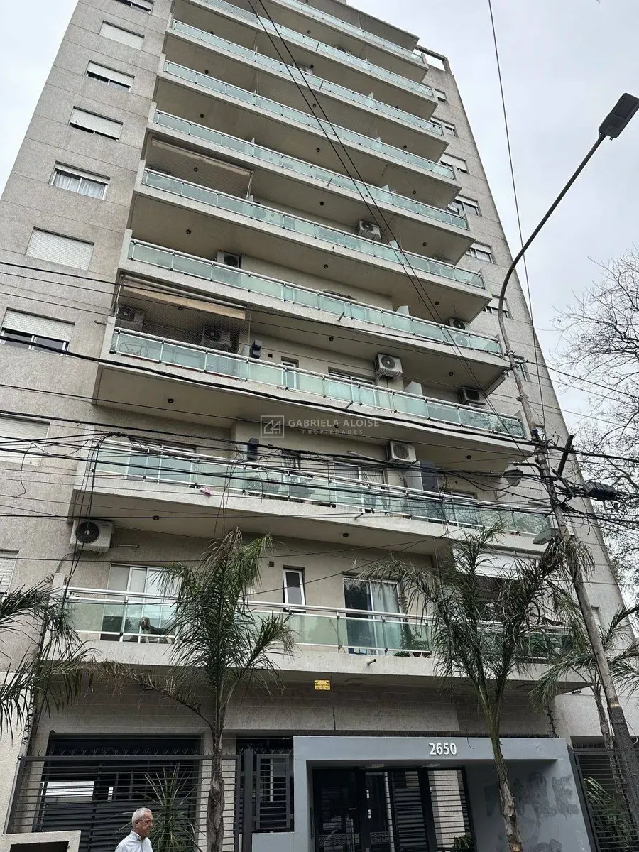 Apartamento de três ambientes com 2 quartos de frente em Caseros, Tres de Febrero
