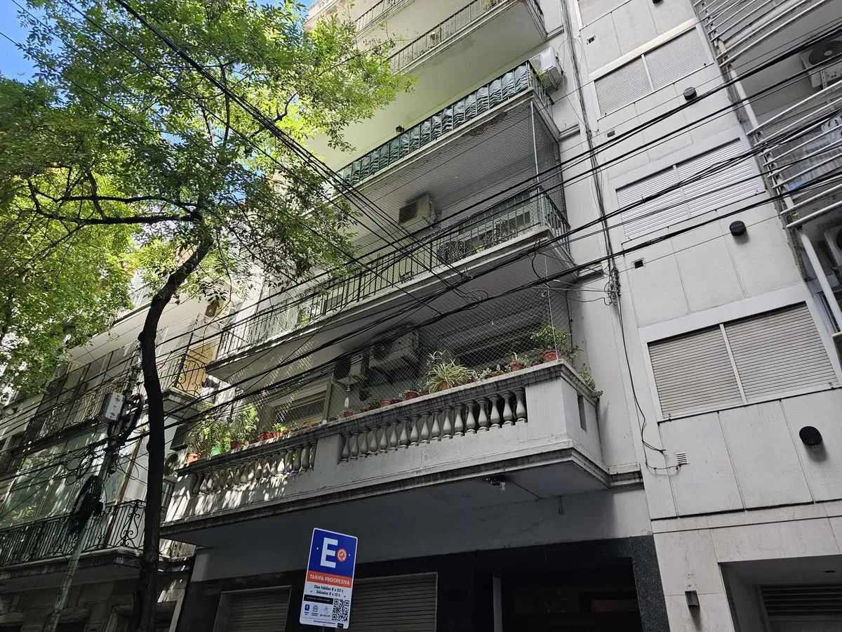 Refurbished two-bedroom apartment in Recoleta