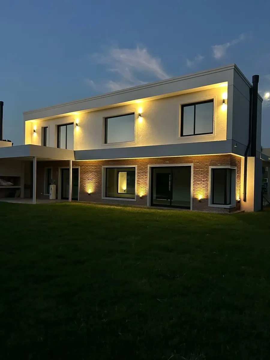 New four-bedroom house for rent in El Rebenque Canning
