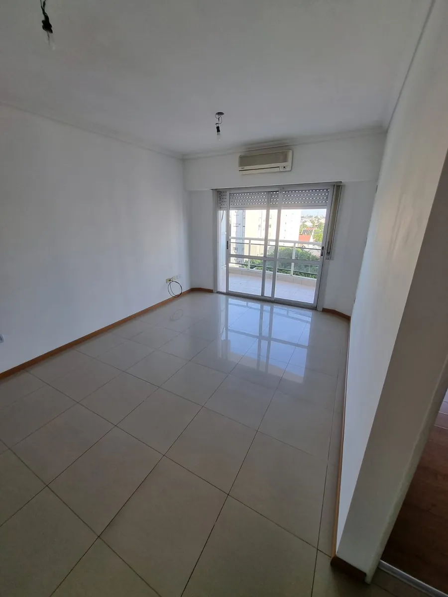 Two-room apartment at the front in Ramos Mejía