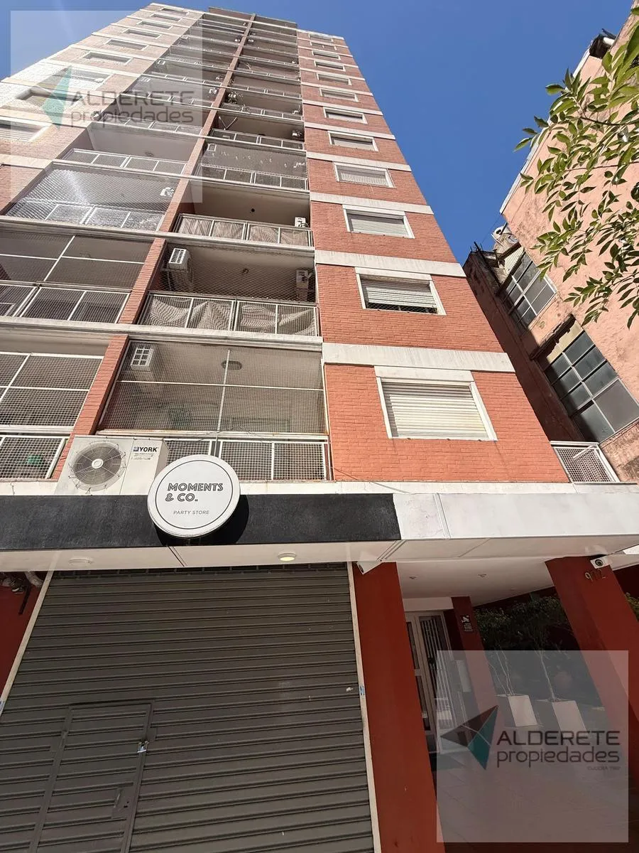 Departamento de 2 ambientes amoblado con balcón en Monserrat