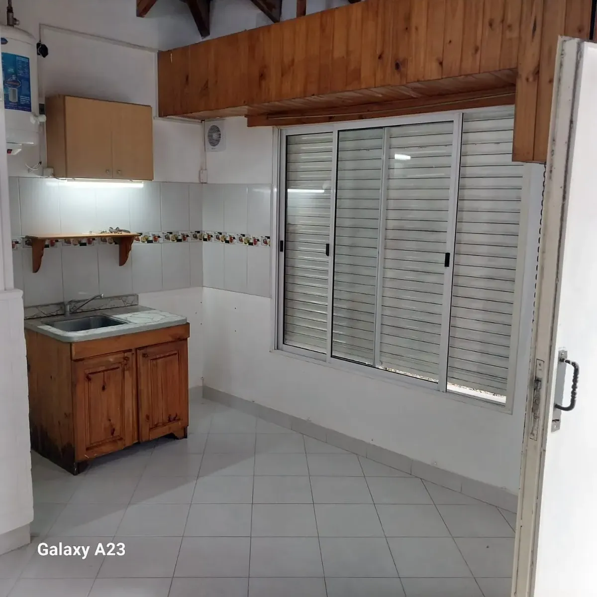 Kitnet de 1 ambiente na esquina em Hurlingham