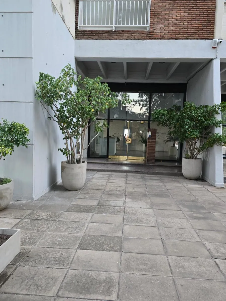 Apartamento de três ambientes com área de lavanderia em Belgrano