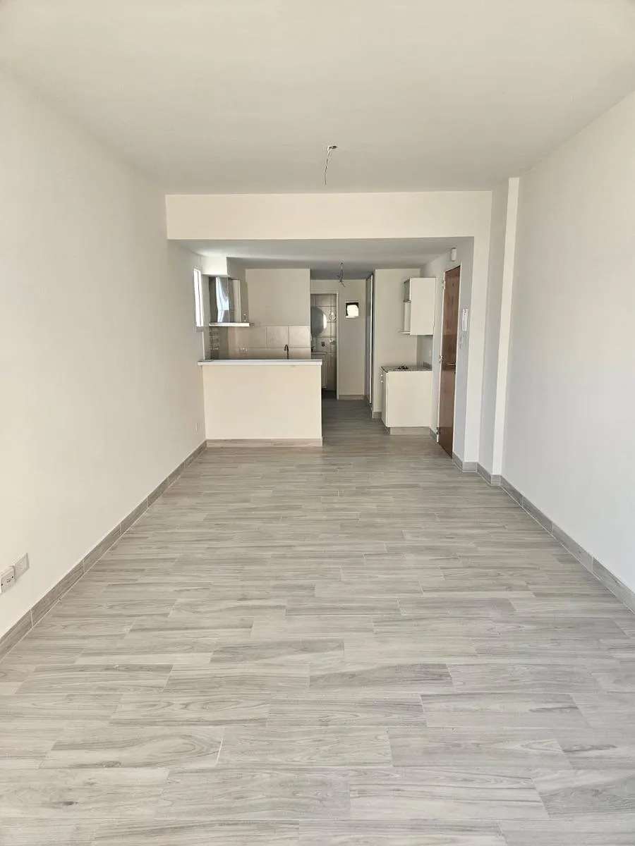 Квартира-студия с балконом в Monserrat