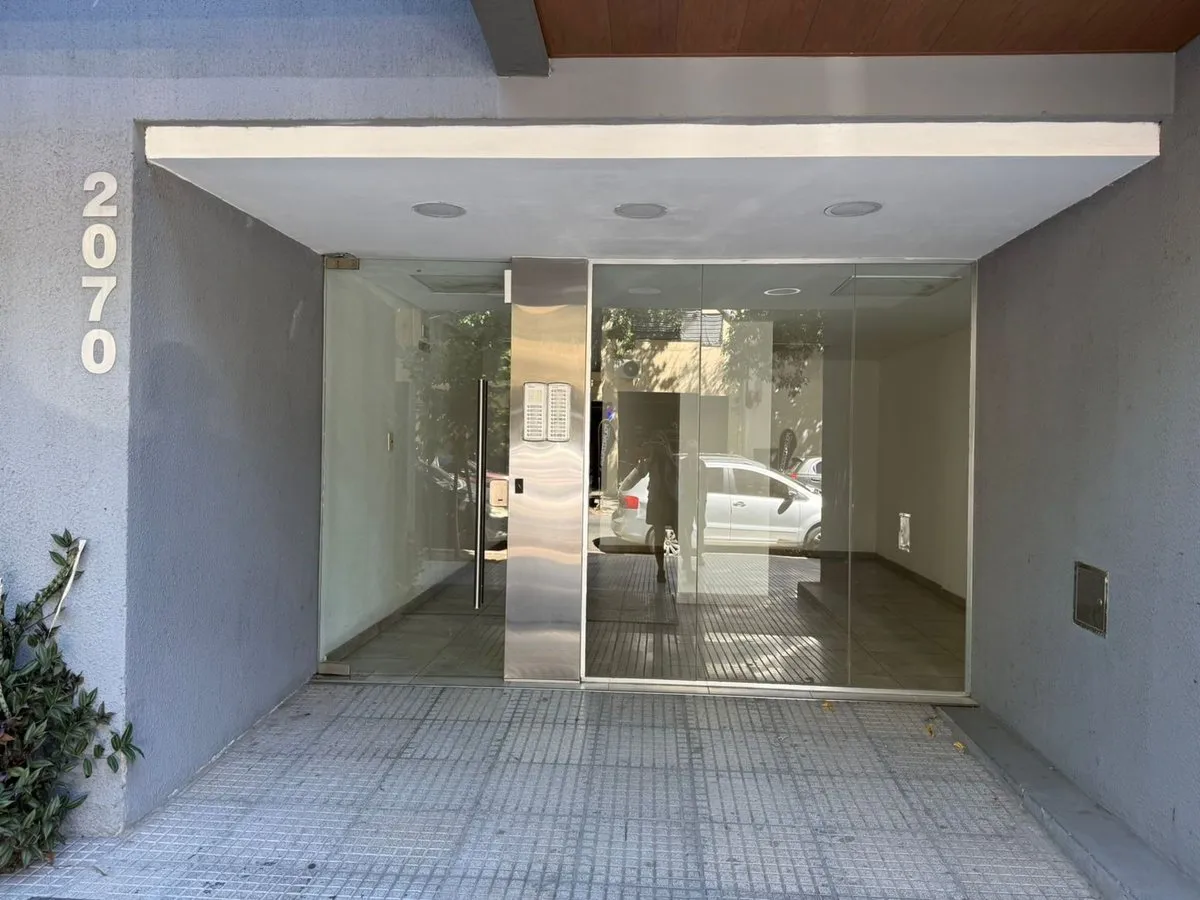 Monoambiente amoblado con balcón en La Paternal