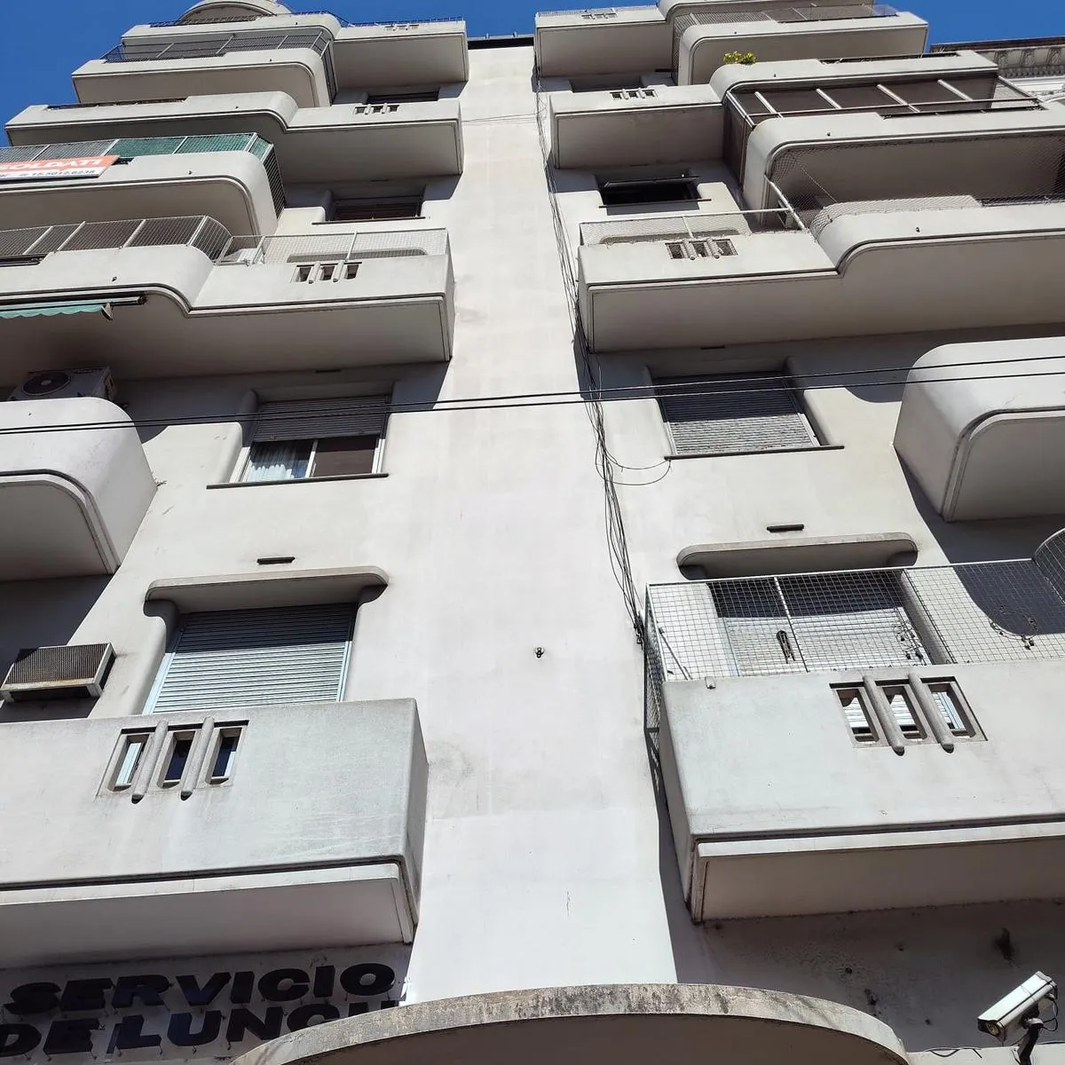 Apartamento de três ambientes com 2 dormitórios e dependência em Balvanera