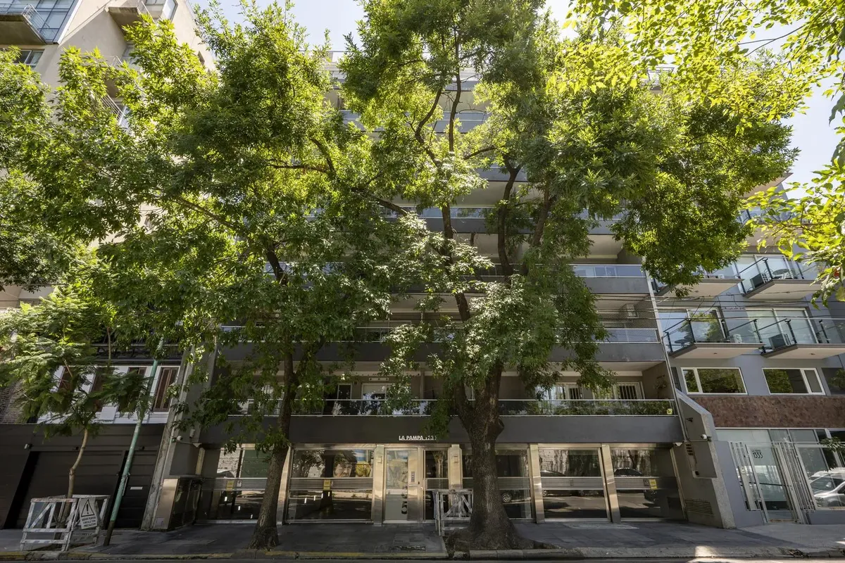 Monoambiente amoblado con balcón aterrazado y cochera en Belgrano