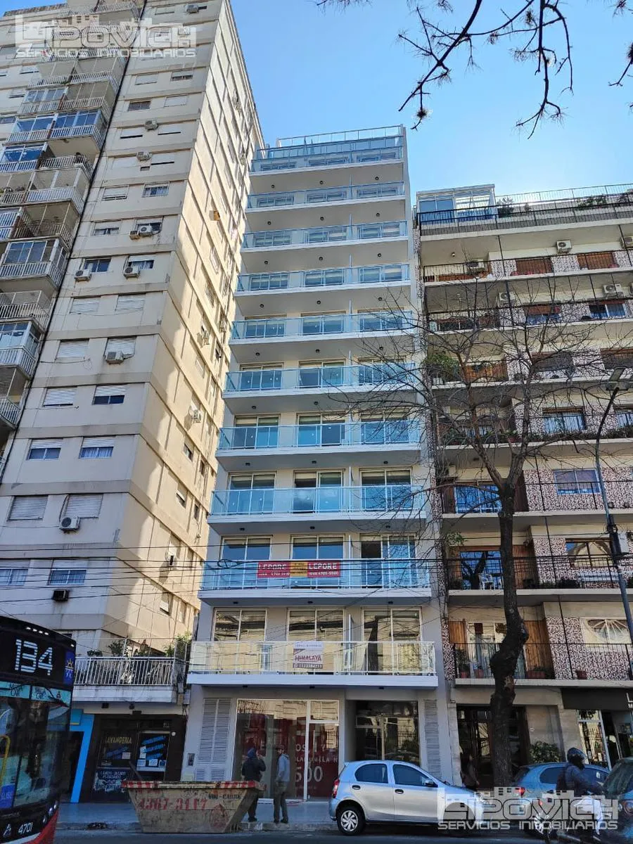 Новая квартира-студия с балконом и террасой в Flores