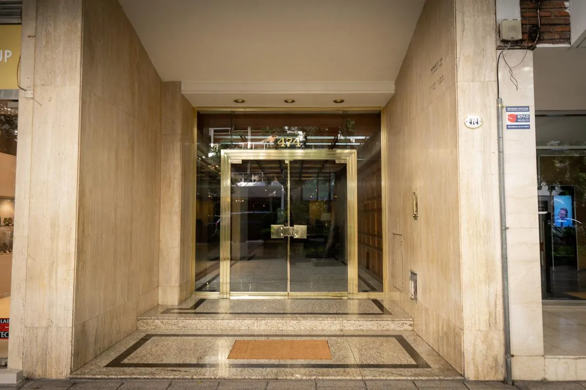 Apartamento de 5 ambientes com 4 dormitórios em Recoleta