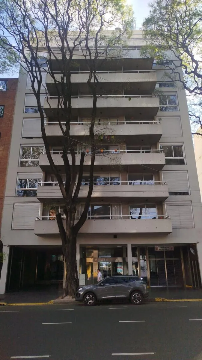 Kitnet com varanda em Palermo Hollywood