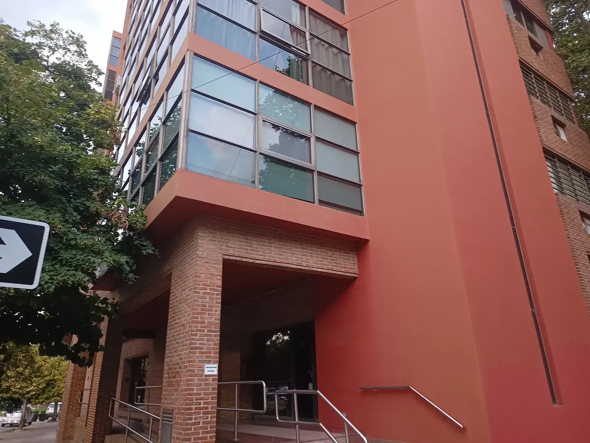 Apartamento de 2 dormitórios em La Plata, com piscina climatizada