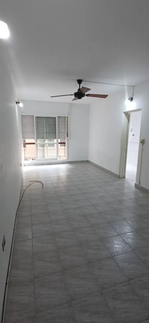 Kitnet em Monserrat de frente para a rua