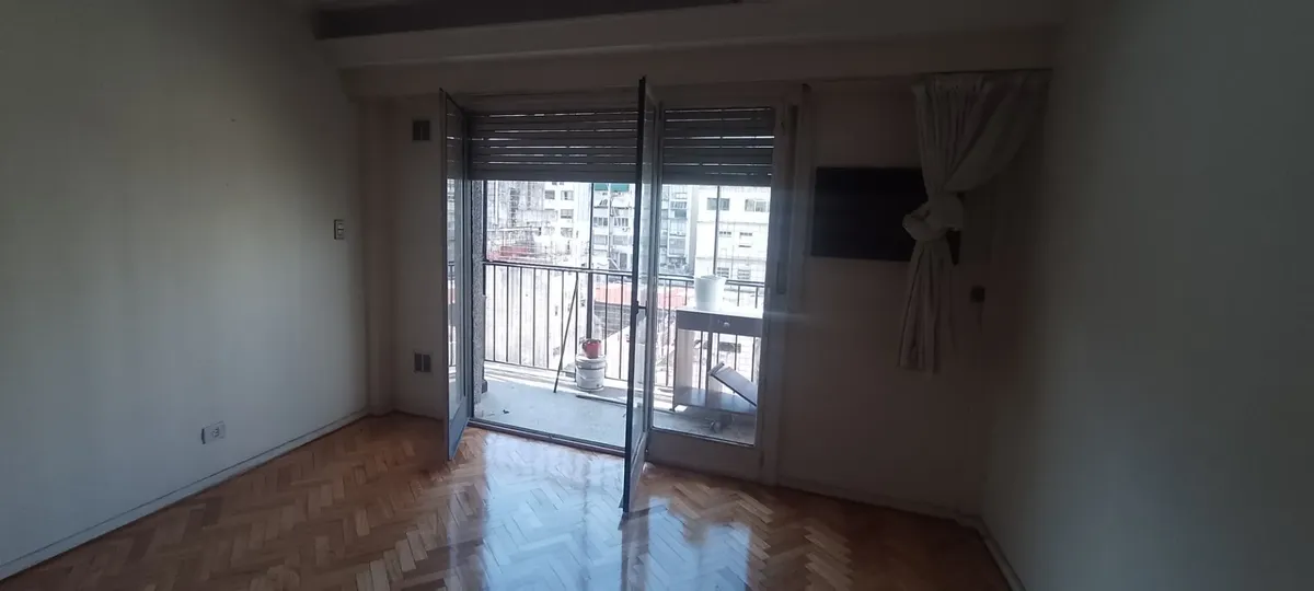 Apartamento de 4 ambientes com varanda em Balvanera