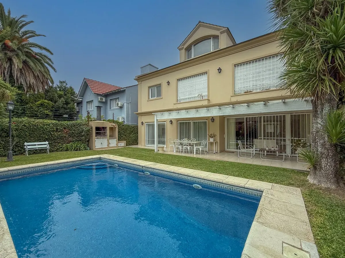 Four-bedroom house in Martínez