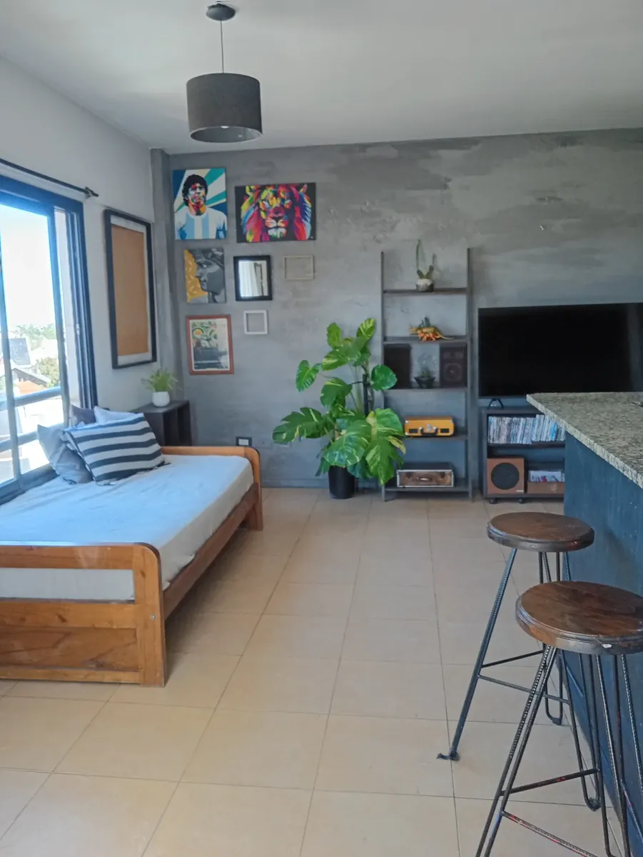 Half-floor one-bedroom apartment in Ramos Mejía