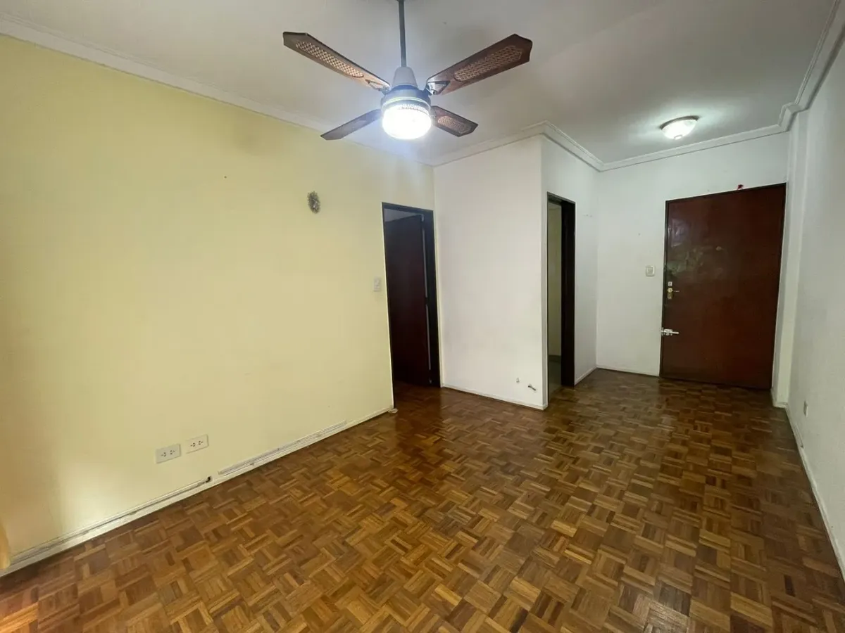 Квартира с 2 спальнями и балконом в Saavedra