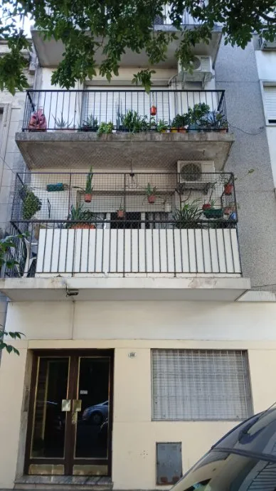 Departamento de 3 ambientes reciclado en Caballito
