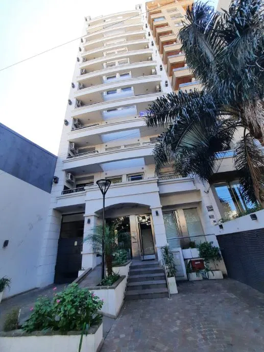 Apartamento de 4 ambientes com 3 quartos em Lanús Oeste
