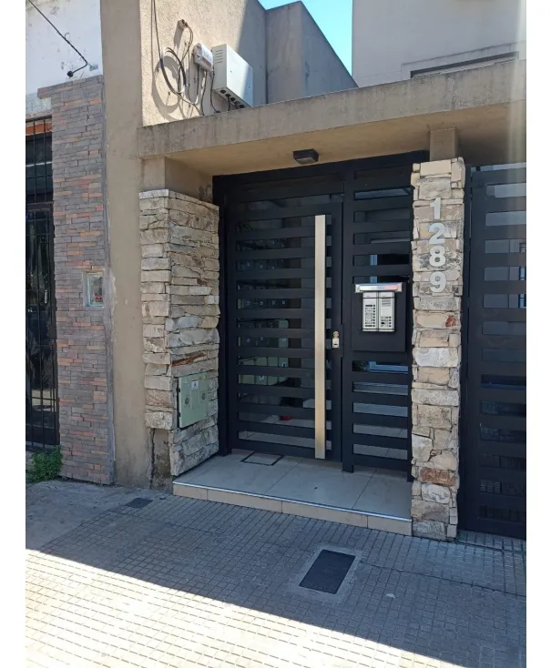 Kitnet mobiliado para aluguel em Morón