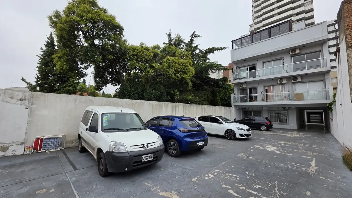 Monoambiente con cochera en Lomas de Zamora