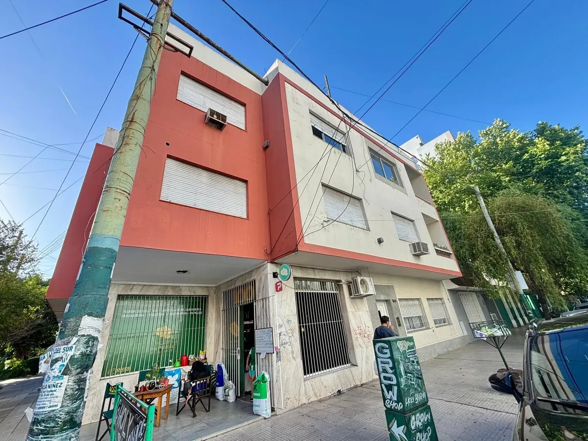 Front-facing two-room apartment in Banfield Este, Lomas de Zamora